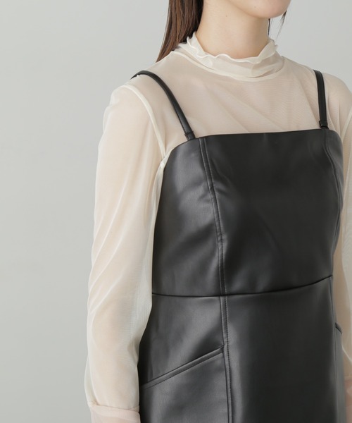 FREE'S MART（フリーズマート）の「◆合皮ミニキャミワンピース（ワンピース・レディース・ブラック/ホワイト・MEDIUM/SMALL）」の21枚目の写真