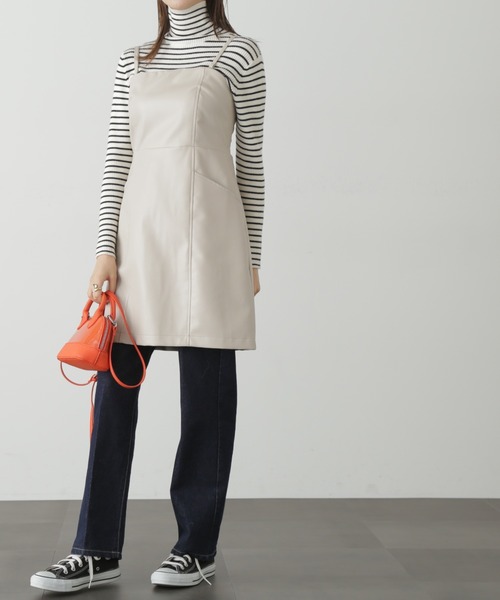 FREE'S MART（フリーズマート）の「◆合皮ミニキャミワンピース（ワンピース・レディース・ブラック/ホワイト・MEDIUM/SMALL）」の7枚目の写真