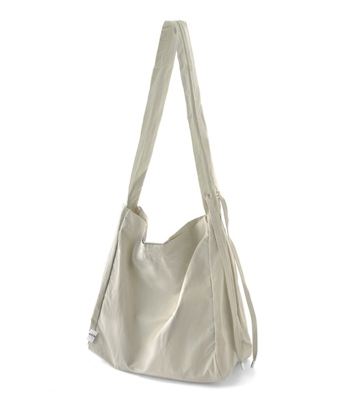 ANEMONE（アネモネ）の「ギャザーハンドルスクエアショルダーバッグ（トートバッグ・レディース・ブルー/ライトグレー/カーキ/ブラック/ブラウン/グリーン/ベージュ/ホワイト・FREE）」の11枚目の写真