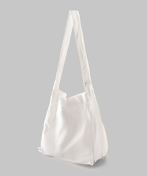 ANEMONE（アネモネ）の「ギャザーハンドルスクエアショルダーバッグ（トートバッグ・レディース・ブルー/ライトグレー/カーキ/ブラック/ブラウン/グリーン/ベージュ/ホワイト・FREE）」の21枚目の写真