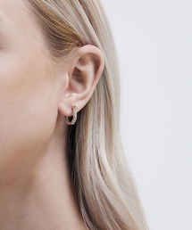 CHARLES & KEITH（チャールズ & キース）の「Gabine ガビーヌ スワロフスキークリスタルハギーピアス（ピアス（両耳用））」