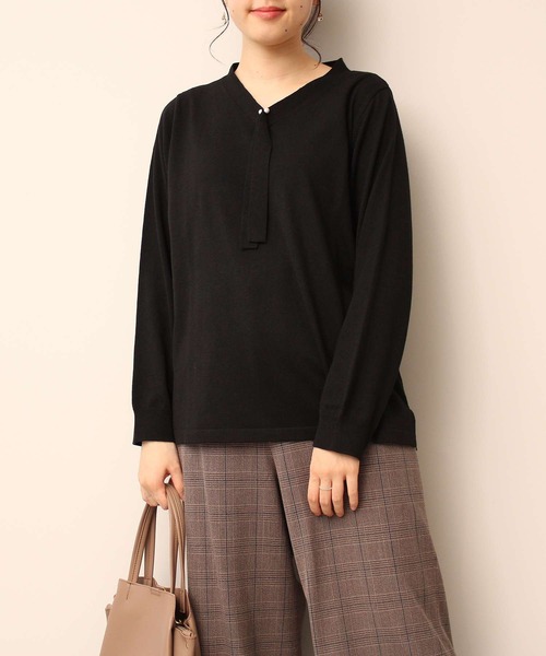 fleur by mint breeze(フルールバイミントブリーズ)の「【L~5L 大きいサイズ】パール 使い ボウタイ ニット(ニット/セーター・レディース・ブラック/ブルー/ライトグレー・5L/4L/LL/3L/L)」の4枚目の写真