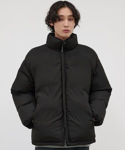 PUBLIC TOKYO(パブリックトウキョウ)の「〈撥水 / 軽量 / 保温〉THERMOLITEミニマルパデットジャケット / MINIMAL PADDED BLOUSON(ダウンジャケット/コート・メンズ・ブラック/ベージュ・1/2)」の18枚目の写真