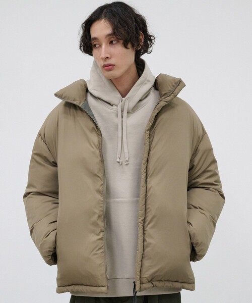 PUBLIC TOKYO(パブリックトウキョウ)の「〈撥水 / 軽量 / 保温〉THERMOLITEミニマルパデットジャケット / MINIMAL PADDED BLOUSON(ダウンジャケット/コート・メンズ・ブラック/ベージュ・1/2)」の22枚目の写真