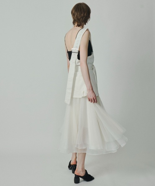 LA BELLE ETUDE（ラベルエチュード）の「ワンショルダーボリュームチュールデニムサロペワンピース（ワンピース・レディース・ブラック/ホワイト/グレー・FREE）」の5枚目の写真