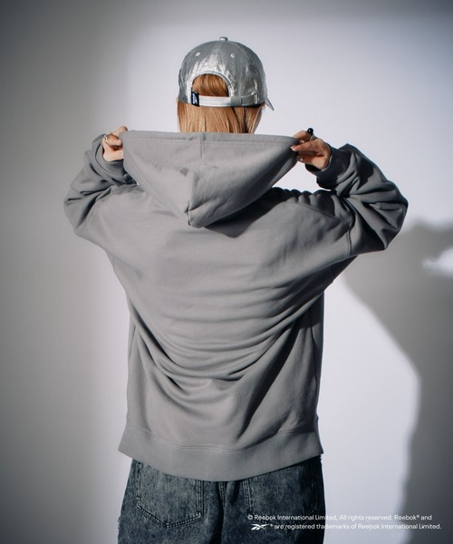 Reebok▽オーバーサイズパーカー ラックス オーバーサイズ パーカー / LUX OVERSIZED HOODIE