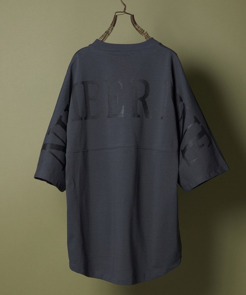 NUMBER (N)INE（ナンバーナイン）の「HEAVY WEIGHT NUMBER NINE BACK PRINTED FOOTBALL T-SHIRT / ヘビーウェイト ナンバーナインロゴ バックプリント フットボール Tシャツ（Tシャツ/カットソー・メンズ・ダークグレー/ホワイト/ブラック・2/4/3）」の16枚目の写真