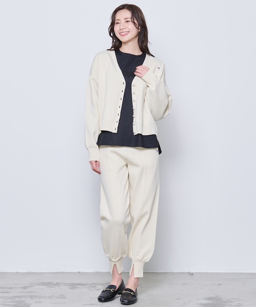 Arnold Palmer(アーノルドパーマー)の「パールボタン ニットカーディガン(カーディガン/ボレロ・レディース・アイボリー/ネイビー/ブラック・S/M/L)」の12枚目の写真