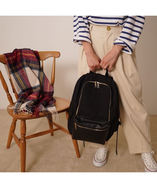 COOCO（クーコ）の「ポリエステル×フェイクレザー　10ポケットリュックサック/A4・13inPC対応（バックパック/リュック・レディース・ライトグレー/マスタード/ブラック/カーキ/モカ・9）」の22枚目の写真