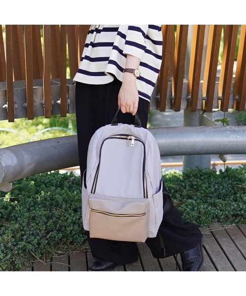 COOCO（クーコ）の「ポリエステル×フェイクレザー　10ポケットリュックサック/A4・13inPC対応（バックパック/リュック・レディース・ライトグレー/マスタード/ブラック/カーキ/モカ・9）」の16枚目の写真