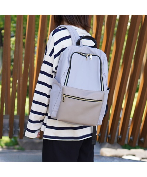 COOCO（クーコ）の「ポリエステル×フェイクレザー　10ポケットリュックサック/A4・13inPC対応（バックパック/リュック・レディース・ライトグレー/マスタード/ブラック/カーキ/モカ・9）」の15枚目の写真