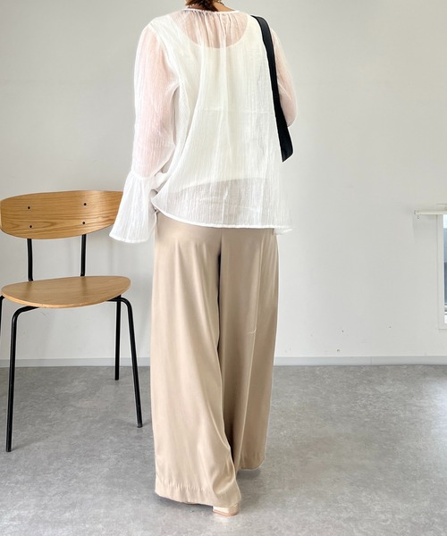 un dix cors（アンディコール）の「フレアスリーブ2WAYシアーブラウス（シャツ/ブラウス・レディース・ブラック/オフホワイト/ブルー・FREE）」の12枚目の写真