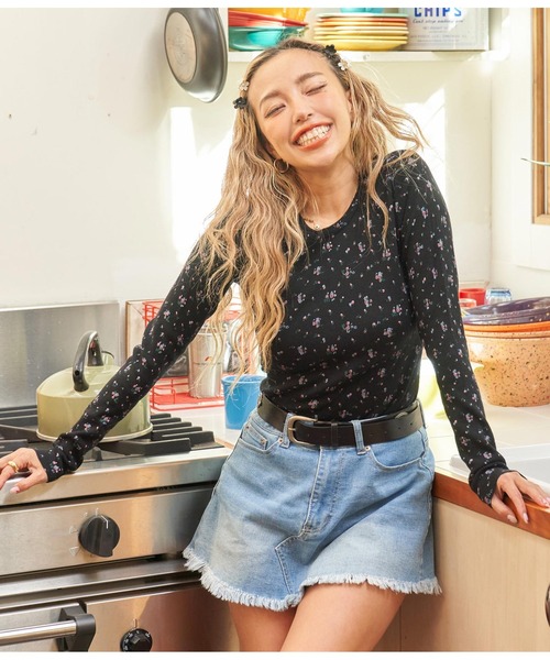 anap mimpi（アナップミンピ）の「小花柄 ニットソー 長袖 トップス（Tシャツ/カットソー・レディース・アイボリー/ブラック・FREE）」の14枚目の写真