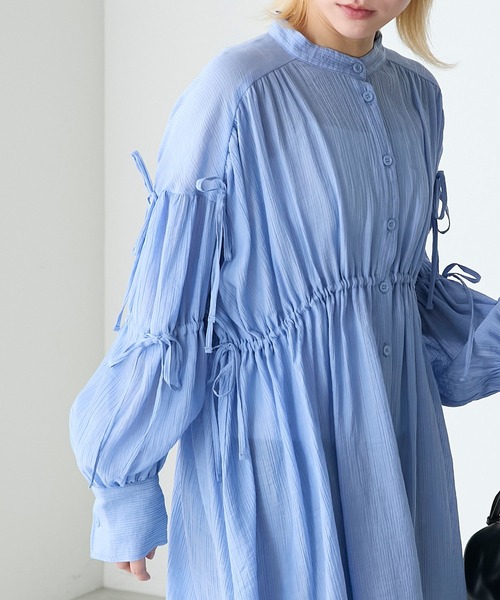 forksy.（フォルクシー）の「【forksy.】クレープシアーシャーリングリボンシャツ（シャツワンピース・レディース・ブルー/オフホワイト/ベージュ・FREE）」の3枚目の写真