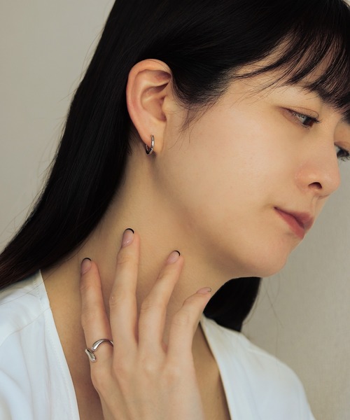 bonu.(ボヌ)の「【silver925】フープピアス/小(ピアス(両耳用)・レディース・シルバー/ゴールド・FREE)」の10枚目の写真
