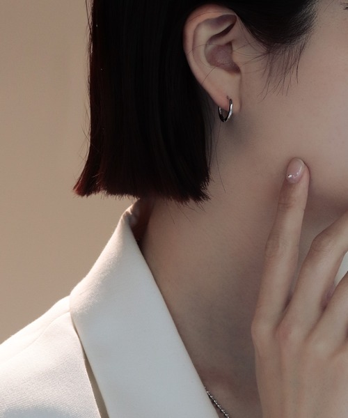 bonu.(ボヌ)の「【silver925】フープピアス/小(ピアス(両耳用)・レディース・シルバー/ゴールド・FREE)」の12枚目の写真