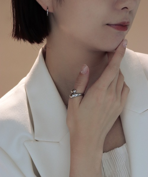 bonu.(ボヌ)の「【silver925】フープピアス/小(ピアス(両耳用)・レディース・シルバー/ゴールド・FREE)」の13枚目の写真