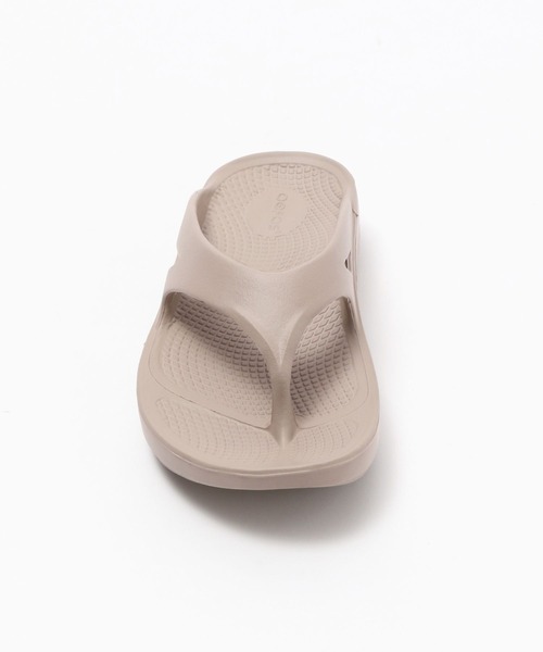 OOFOS（ウーフォス）の「【HEREIAM】OOFOS（ウーフォス）OOriginal（サンダル・レディース・ブラック/ベージュ/ライトグレー・X-SMALL/SMALL/MEDIUM）」の14枚目の写真