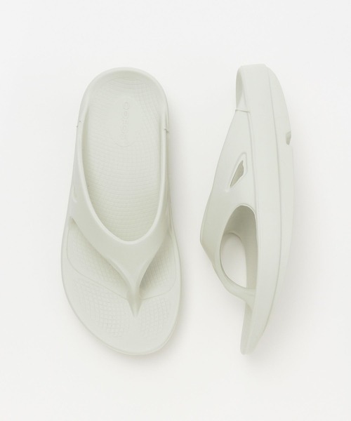 OOFOS（ウーフォス）の「【HEREIAM】OOFOS（ウーフォス）OOriginal（サンダル・レディース・ブラック/ベージュ/ライトグレー・X-SMALL/SMALL/MEDIUM）」の16枚目の写真