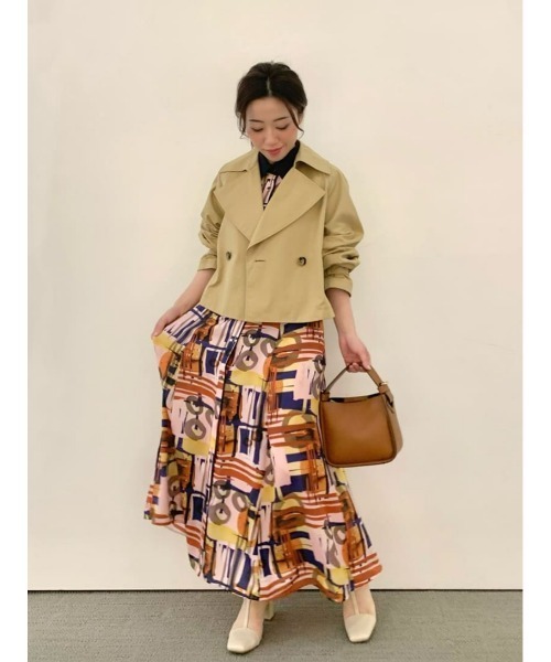 allureville（アルアバイル）の「モダンアートプリントハーフ