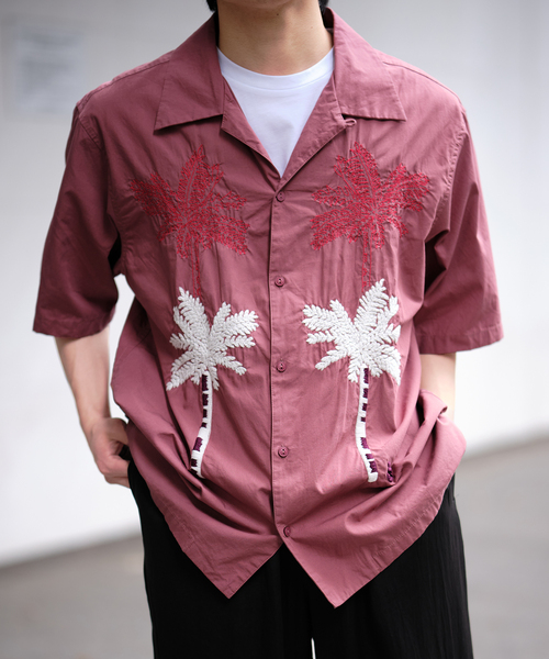 NOMA t.d.（ノーマティーディー）の「NOMA t.d. (ノーマティーディー) 別注 パームツリーエンブロイダリーシャツ（シャツ/ブラウス・メンズ・レッド/ホワイト×ホワイト/カーキ・5/3/4）」の3枚目の写真