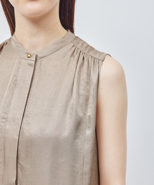 ROPE'（ロペ）の「アセテートビンテージサテンギャザーワンピース（ワンピース・レディース・ベージュ/ネイビー・FREE）」の3枚目の写真