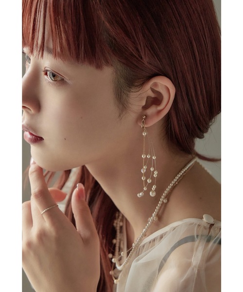 niana（ニアナ）の「クリアスレッドパールイヤリング 大人 結婚式 お呼ばれ オケージョン 華やか 上品（イヤリング・レディース・オフホワイト・FREE）」の9枚目の写真
