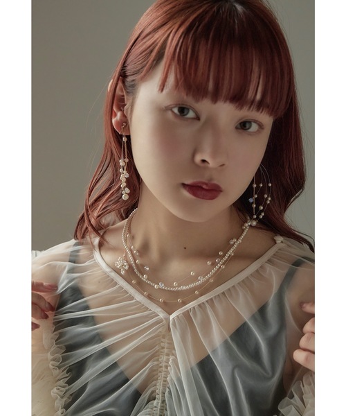 niana（ニアナ）の「クリアスレッドパールイヤリング 大人 結婚式 お呼ばれ オケージョン 華やか 上品（イヤリング・レディース・オフホワイト・FREE）」の7枚目の写真