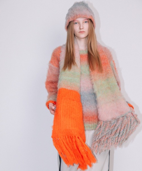 AULA AILA(アウラアイラ)の「グラデーションヘアリーニットハット(ハット・レディース・オレンジ/グレー/ブルー・0)」の11枚目の写真