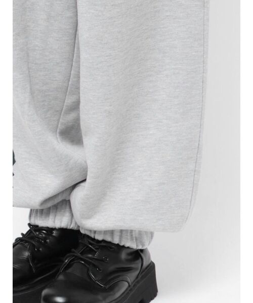 EVRIS（エヴリス）の「【みちょぱコラボ】グラフィックスウェットパンツ（スウェットパンツ・レディース・レッド/グレー/ブラック・FREE）」の16枚目の写真