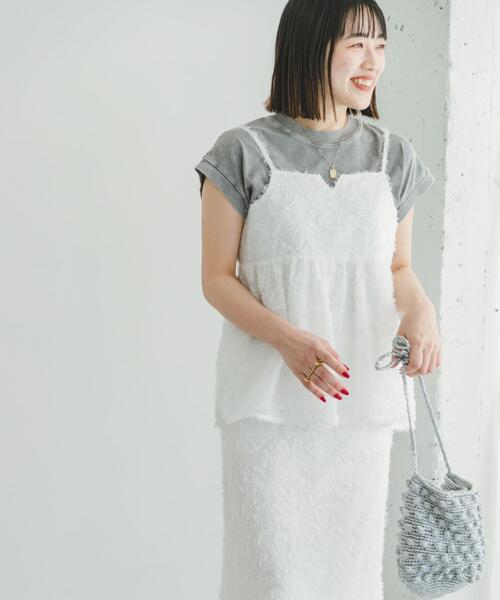 ITEMS URBANRESEARCH（アイテムズ アーバンリサーチ）の「フェザーフリンジキャミソール×スカートセット（セットアップ・レディース・ブラック/オフホワイト・FREE）」の3枚目の写真