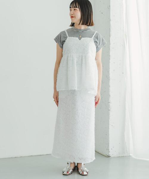 ITEMS URBANRESEARCH（アイテムズ アーバンリサーチ）の「フェザーフリンジキャミソール×スカートセット（セットアップ・レディース・ブラック/オフホワイト・FREE）」の8枚目の写真