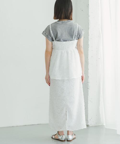ITEMS URBANRESEARCH（アイテムズ アーバンリサーチ）の「フェザーフリンジキャミソール×スカートセット（セットアップ・レディース・ブラック/オフホワイト・FREE）」の10枚目の写真