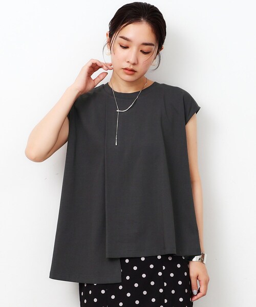 OPAQUE.CLIP（オペークドットクリップ）の「◆アシンメトリーフレアカットソー【洗濯機洗い可】（Tシャツ/カットソー・レディース・ダークグレー/ホワイト/ピンク/ブラック・40/38/42/36）」の3枚目の写真