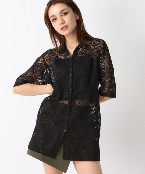 FOREVER 21(フォーエバー トゥエンティーワン)の「【2024SS】レース開襟シャツ(シャツ/ブラウス・レディース・オフホワイト/ブルー/ブラック/グリーン・FREE)」の1枚目の写真