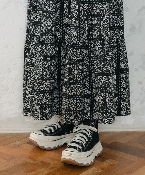 eLur(エラー)の「ペイズリーティアードスカート(スカート・レディース・レッド/ブラック・FREE)」の4枚目の写真