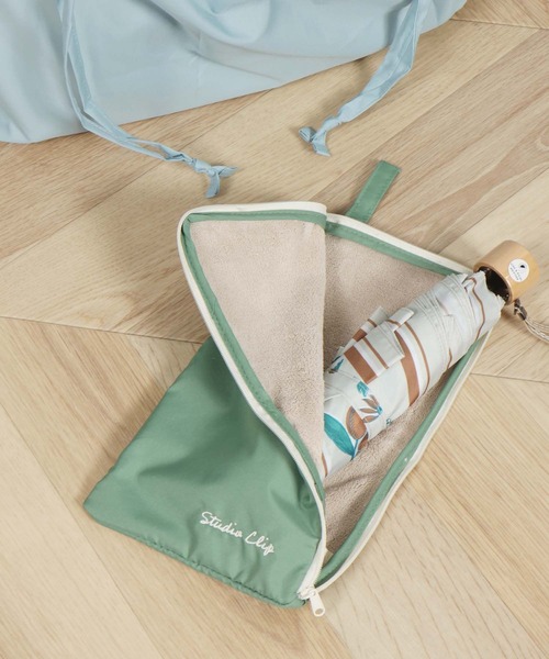 studio CLIP（スタディオクリップ）の「吸水 折り畳み傘カバー（折りたたみ傘・レディース・グリーン/ブルー/ネイビー・FREE）」の2枚目の写真