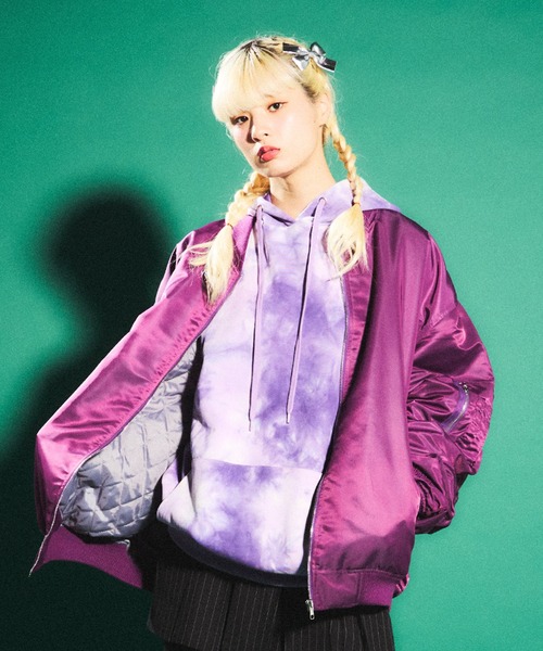 PUNYUS(プニュズ)の「タイダイビッグスウェットパーカー(パーカー・レディース・パープル/カーキ・3/4)」の11枚目の写真