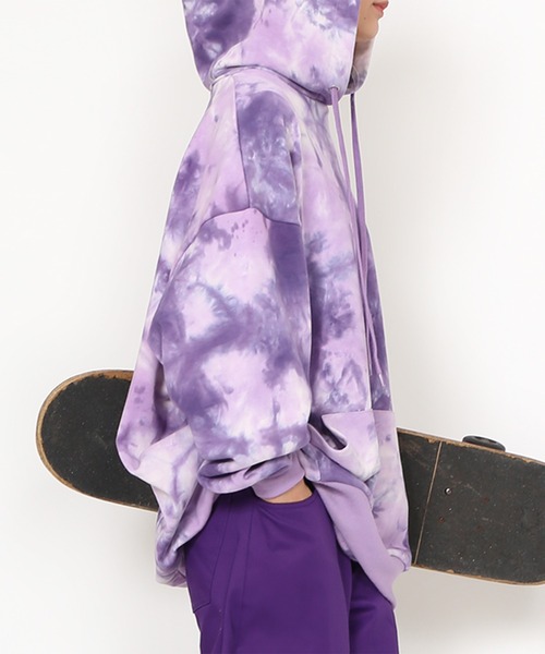 PUNYUS(プニュズ)の「タイダイビッグスウェットパーカー(パーカー・レディース・パープル/カーキ・3/4)」の19枚目の写真