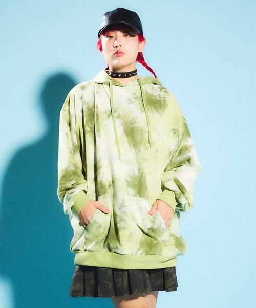 PUNYUS(プニュズ)の「タイダイビッグスウェットパーカー(パーカー・レディース・パープル/カーキ・3/4)」の5枚目の写真