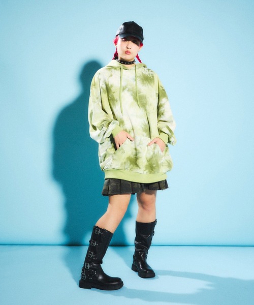 PUNYUS(プニュズ)の「タイダイビッグスウェットパーカー(パーカー・レディース・パープル/カーキ・3/4)」の6枚目の写真