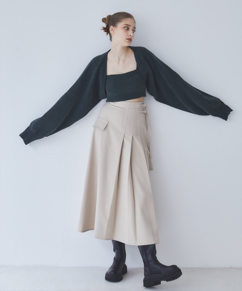 REDYAZEL(レディアゼル)の「アシメソフトプリーツスカート(スカート・レディース・ブルー/グレー/ベージュ・SMALL/MEDIUM)」の9枚目の写真