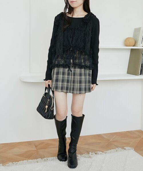 MAJESTIC LEGON（マジェスティックレゴン）の「フリルレースシアービスチェ（キャミソール・レディース・ブラック/ピンクベージュ/ホワイト系その他・MEDIUM）」の22枚目の写真