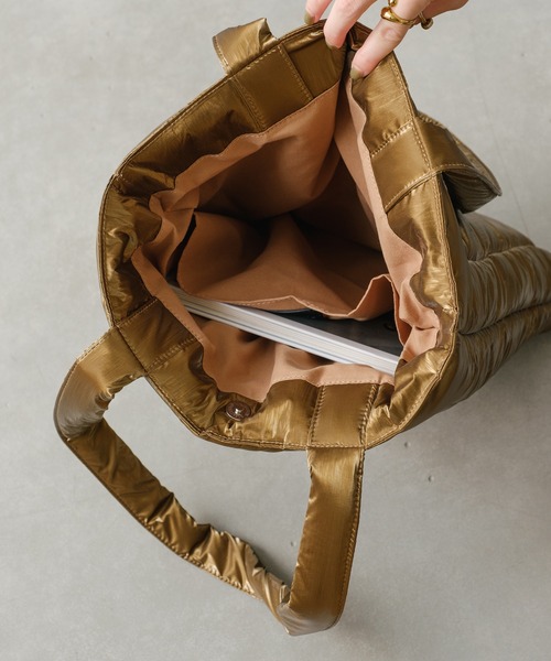 Actually（アクチュアリー）の「中綿スクエアトート（トートバッグ・レディース・ネイビー/ブラウン/シルバー/ブラック・フリー）」の5枚目の写真