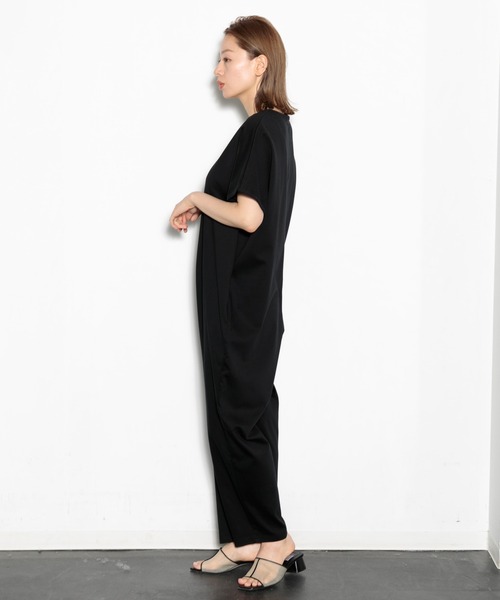 AMERICAN RAG CIE（アメリカンラグシー）の「THE FLATS Vネックオールインワン（つなぎ/オールインワン・レディース・ブラック・FREE）」の4枚目の写真