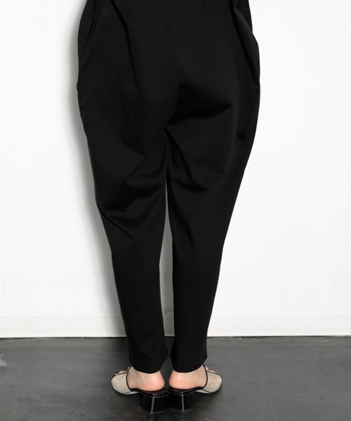 AMERICAN RAG CIE（アメリカンラグシー）の「THE FLATS Vネックオールインワン（つなぎ/オールインワン・レディース・ブラック・FREE）」の9枚目の写真