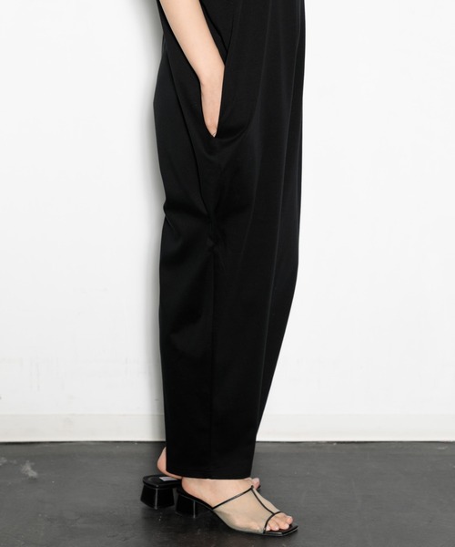 AMERICAN RAG CIE（アメリカンラグシー）の「THE FLATS Vネックオールインワン（つなぎ/オールインワン・レディース・ブラック・FREE）」の8枚目の写真