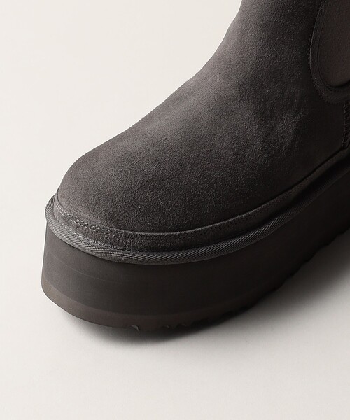 UGG（アグ）の「＜UGG＞Neumel Platform Chelsea（ブーツ・レディース・ブラック/ダークグレー・22cm/23cm/24cm/25cm）」の15枚目の写真