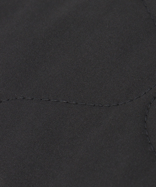 KiU（キウ）の「KiU パデットサコッシュポーチ（ショルダーバッグ・メンズ・ライム/ダークベージュ/ブラック/その他1・FREE）」の17枚目の写真