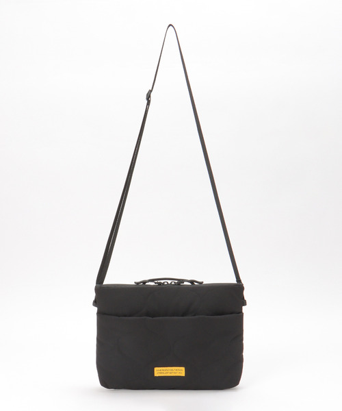 KiU（キウ）の「KiU パデットサコッシュポーチ（ショルダーバッグ・メンズ・ライム/ダークベージュ/ブラック/その他1・FREE）」の6枚目の写真